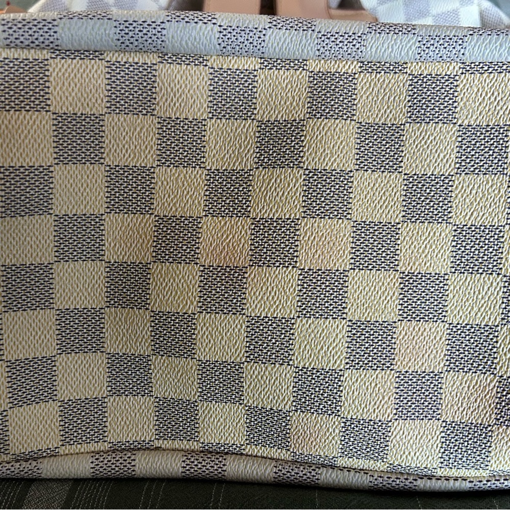 Small Backpack - Picture 3 of 9